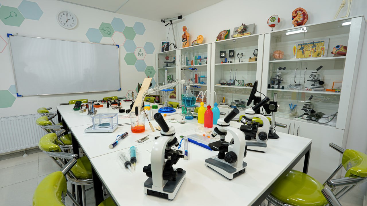 آزمایشگاه علوم